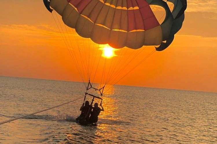 Tg Aru Sunset Parasailing